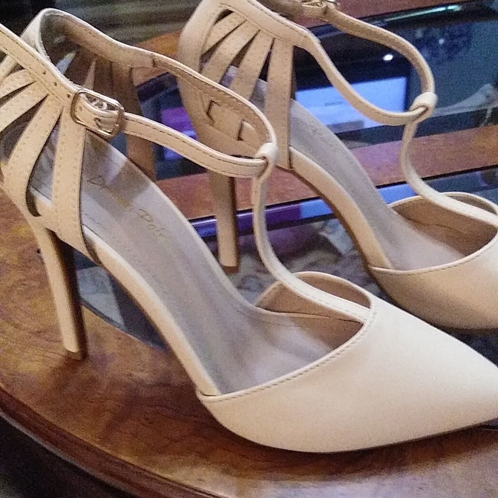 Oppointed Mary Nude Heels, Size 8 - Picture 7 of 17